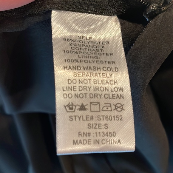 Black flare pants! 🖤 - Picture 5 of 5